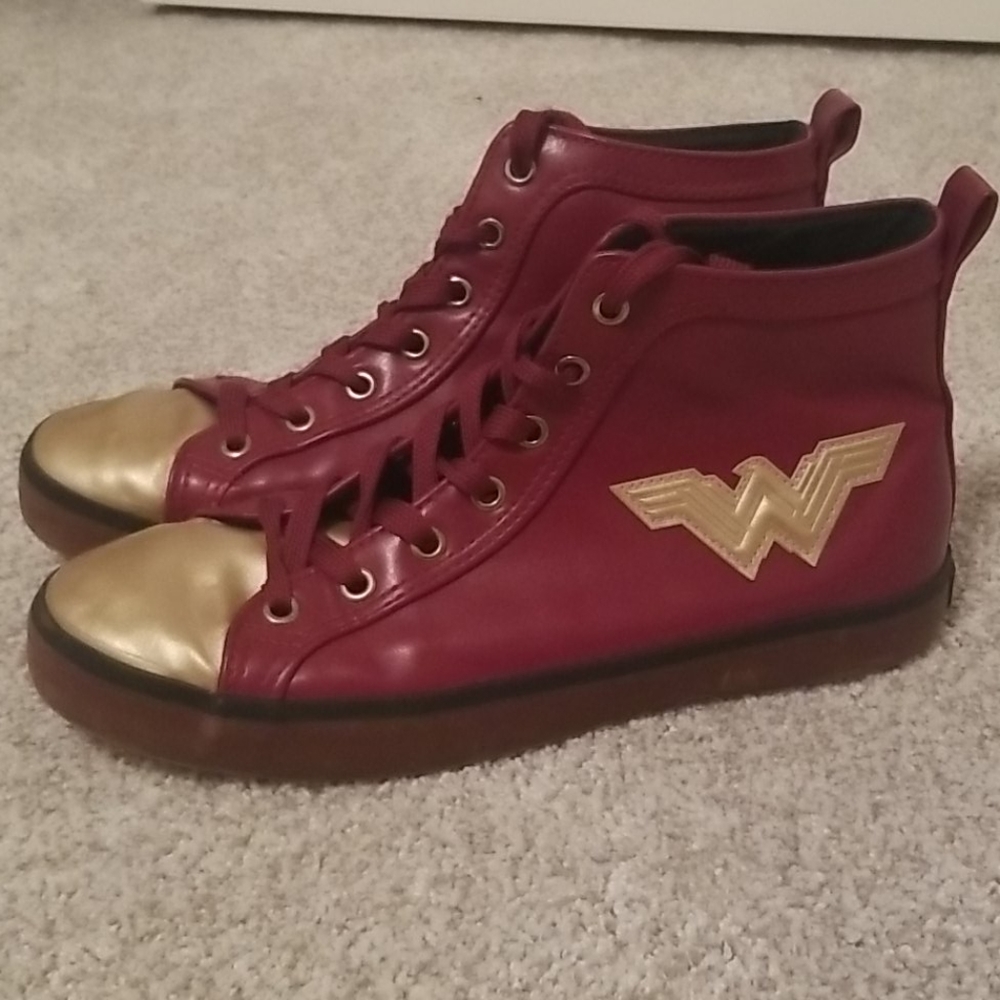 Hot Topic Wonder Woman Hi-top Sneakers